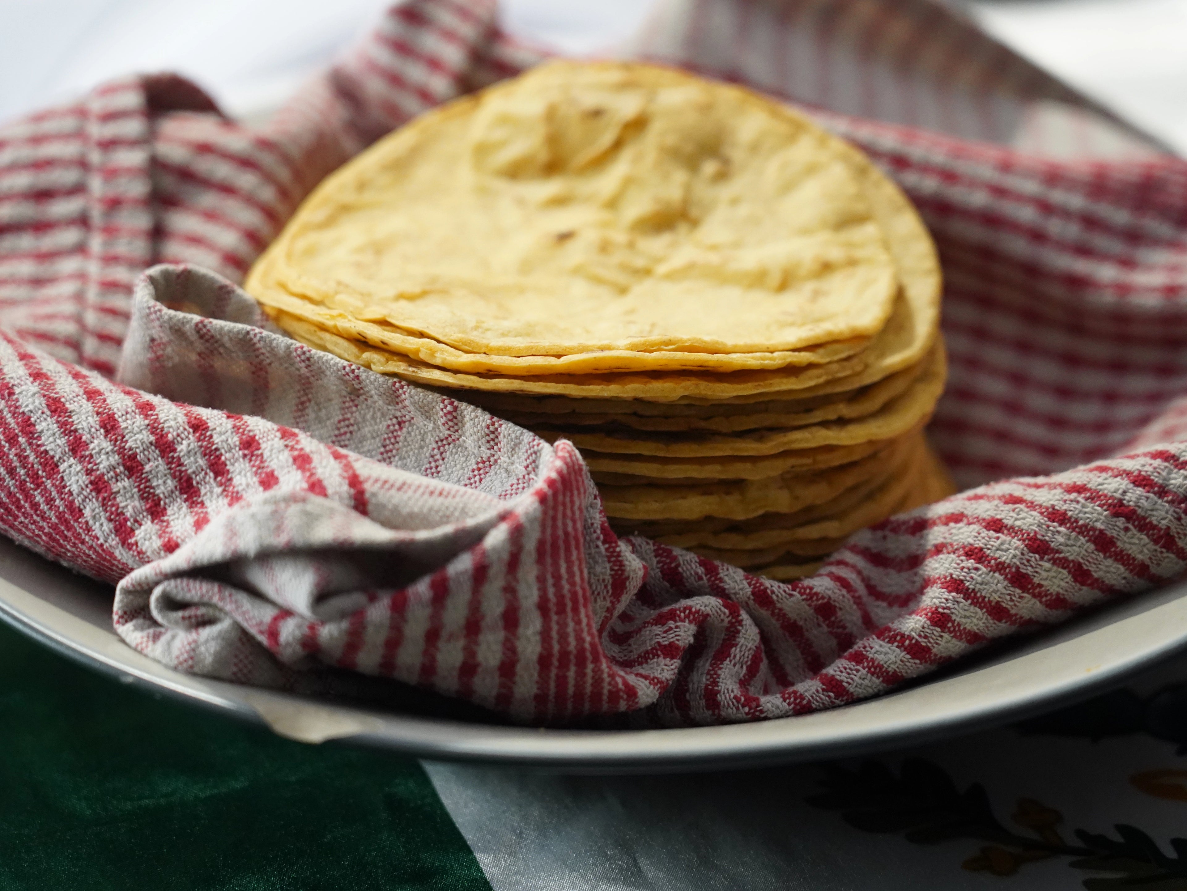 Tortillas de maïs faites maison à Toulouse – cuisine mexicaine authentique